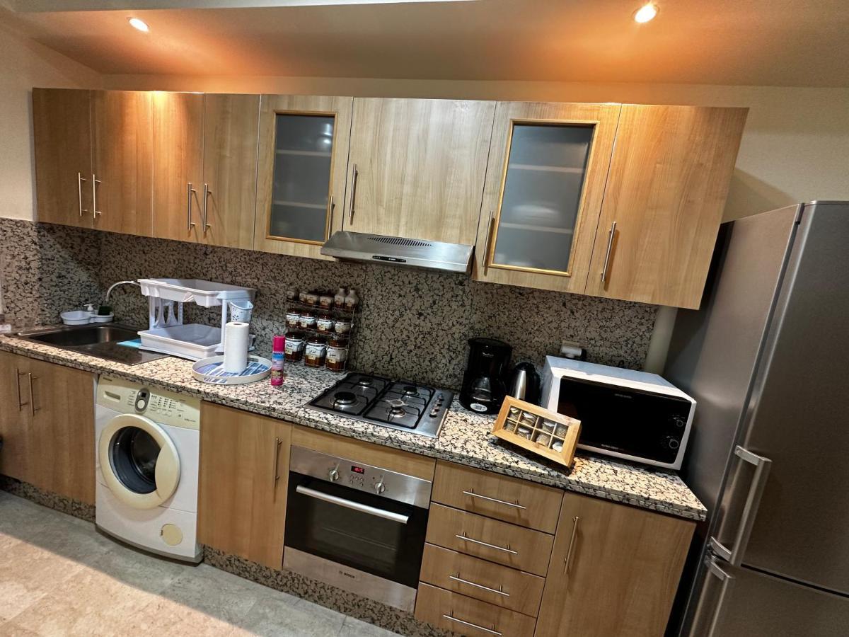 Beautiful, Great Equipped 122 M Holiday Apartment Near Majorelle Garden And Gueliz With Pool Views And A Large Balcony And Terrace 马拉喀什 外观 照片